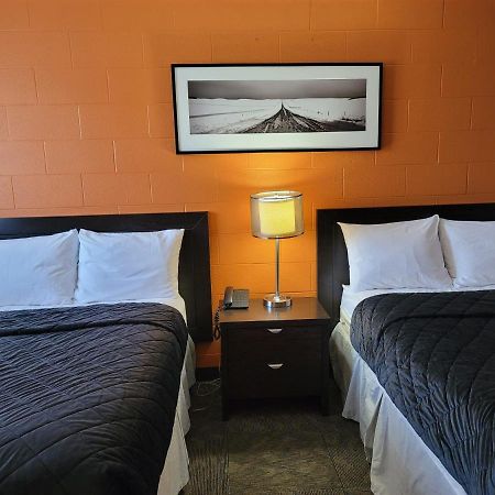 Roadking Inns Motel Calgary Ngoại thất bức ảnh