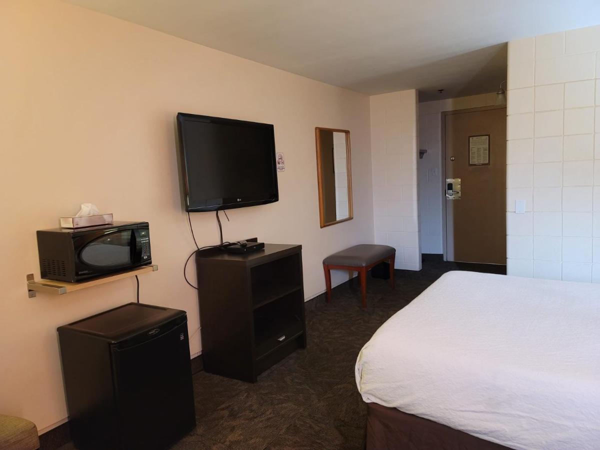 Roadking Inns Motel Calgary Ngoại thất bức ảnh
