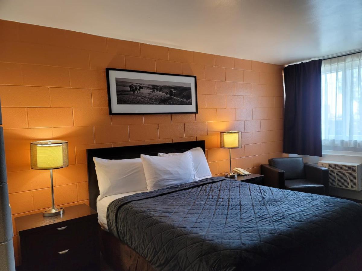Roadking Inns Motel Calgary Ngoại thất bức ảnh
