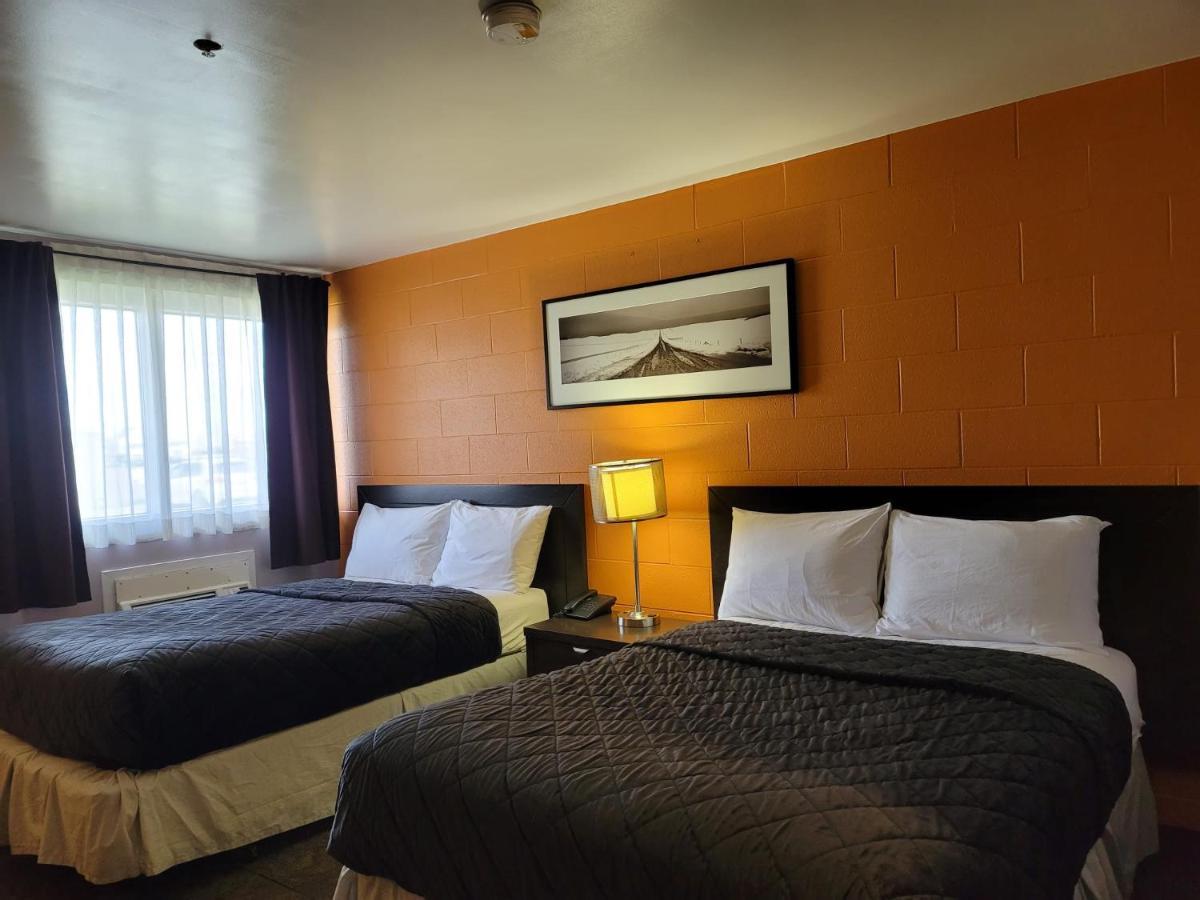 Roadking Inns Motel Calgary Ngoại thất bức ảnh